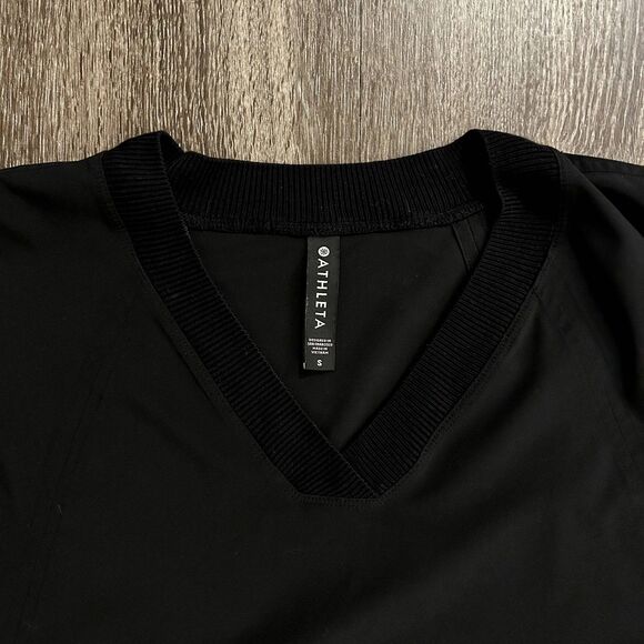 EUC Athleta Black Zephyr V-Neck Short Sleeve Top Size Small I Athleisure Sport - Picture 6 of 10